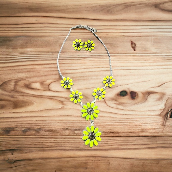 Green Aurora Opals & Black Onyx in Solid Sterling Silver Necklace & Earring Set - Picture 5 of 14